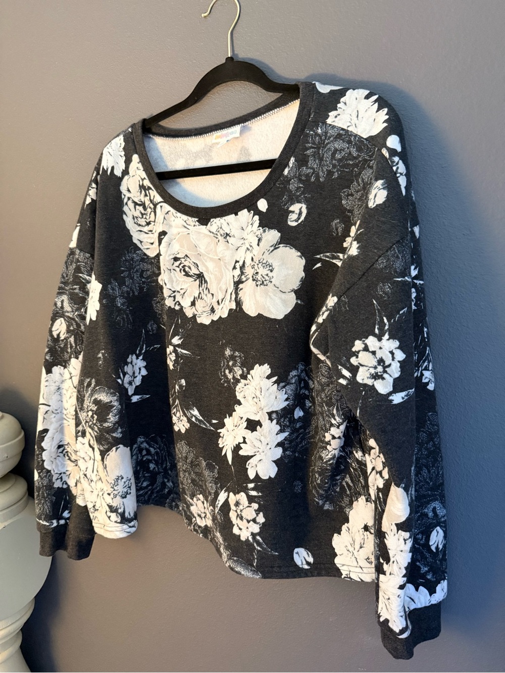 LuLaRoe Black and White Floral Sweatshirt